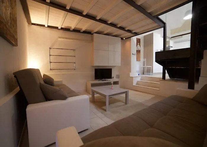 Del Teatro アパート